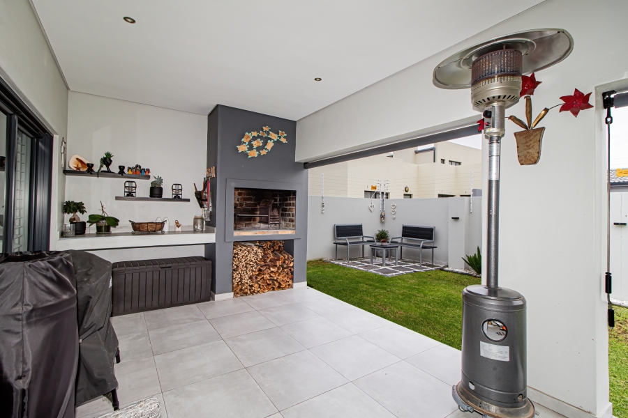 4 Bedroom Property for Sale in Sandown Western Cape